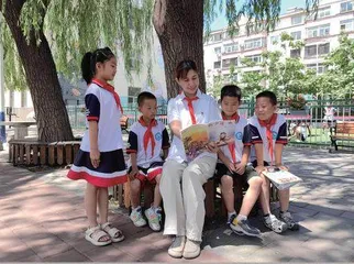 爱心铺就成长路