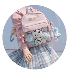 我们坐在高高的谷子旁边，听大家说…… 