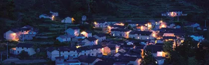 乡村夜晚的光