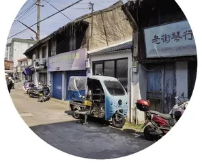从老街飞驰而出的少年