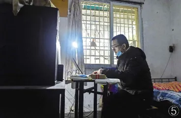 终于被看见的“天才译者”金晓宇