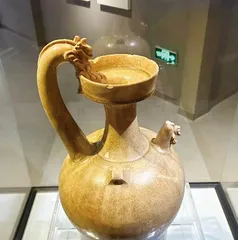 鸡首壶