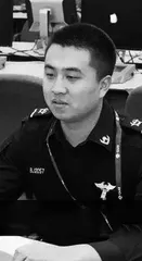 书写平凡中的坚韧伟大 