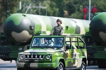 “几度曲折疑无路，众志成城心不灰”