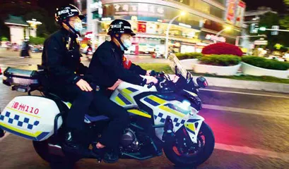 人民警察，风云70年2