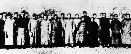 首位女党员缪伯英,21岁以身许党2