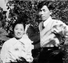 郑律成,在延安弹响曼陀铃5