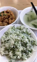 “臭车”背后,以车为家的网约车司机1