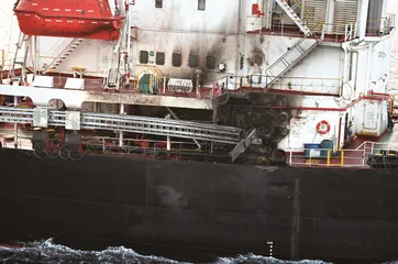 红海变战场,胡塞武装没疯1