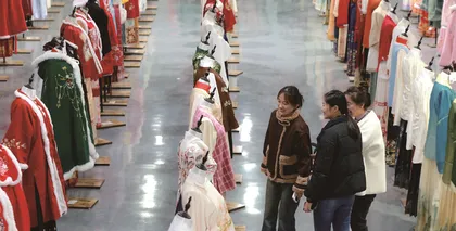中国县城,从灰扑扑到红火火?1