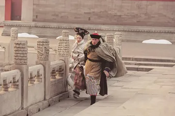 翻红的TVB,倒退20年1