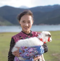 抱羊女孩茨姆:只要民宿,不要爱情1