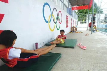 全红婵在巴黎消失的水花,溅起湛江跳水热1