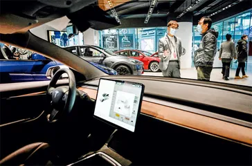 特斯拉不再是神车