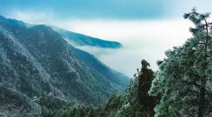 匡庐天下秀 浮云滚山峦9