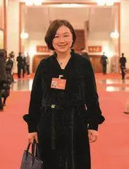 史诗重构与现代文脉的交融