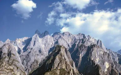 云南虎跳峡：深谷回响千年涛声 山水织就发展经纬4