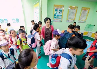 林丹：扎根社区50载 全心为民服务的“小巷总理”