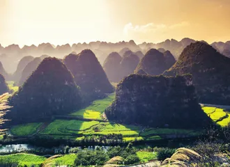 探秘最美贵州：万峰林的自然奇观