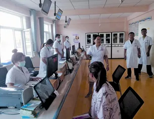 基层医院的三个场景九个镜头2