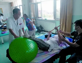基层医院的三个场景九个镜头3