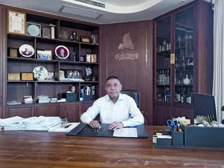 “贺兰神”——戈壁变绿洲 葡萄美酒香