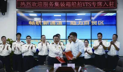 广西北部湾国际港务集团西部陆海新通道青年突击队：“朝八晚十”，用青春书写“中国速度”2