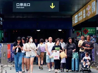 去深圳“野性消费”的香港人