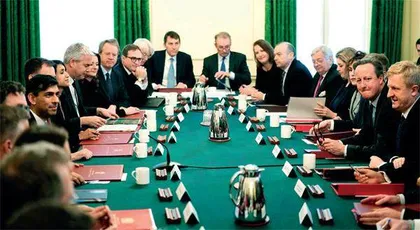 英国内阁改组,卡梅伦“返聘”1