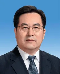 扑朔迷离的“俄退乌进”