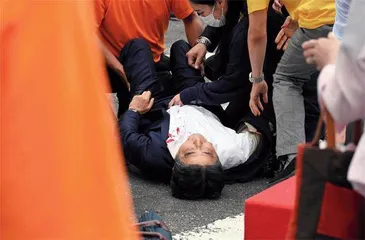 安倍晋三遇刺身亡:全日本震惊1