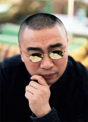 王海：戴墨镜的男人