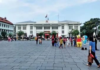 雅加达混乱中夹杂着平衡1