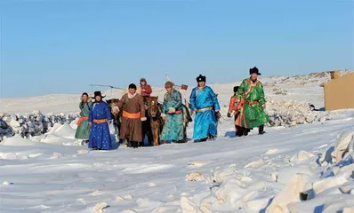 重拾故乡:影像中的当代内蒙古7