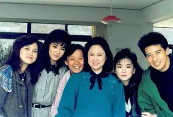 她的离开,带走了70后的青春和爱情1