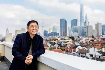 听王汝刚说龙年，一乐也