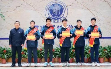 学好用好科学知识，5名“雷小锋”英勇灭火
