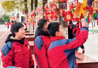 花灯璀璨校园暖 传统文化润童心