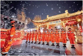 “雷锋”常驻夫子庙 有求必应“救援橙”
