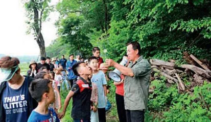 李荣富：打造现代版的“百草园”