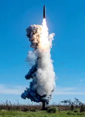 时隔44年，中国再向太平洋海域试射洲际导弹