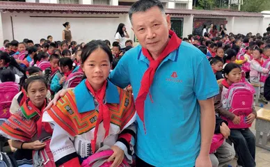 跨越千里的爱心助学大合唱