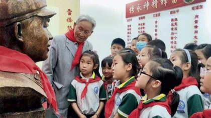 推动青少年学雷锋活动常态化长效化