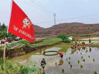 两个“中心”融合发展推动文明实践走深走实