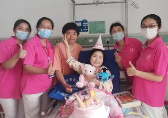 “爱心妈妈”团队为特困儿童播洒阳光