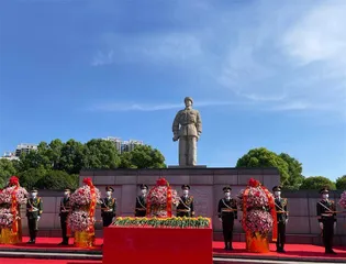 “雷锋精神与中国共产党人精神谱系”研讨会暨雷锋系列新书首发仪式活动在湖南雷锋纪念馆举行