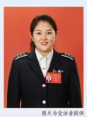 江苏连云港汽车总站第五代“雷锋车”车手权太琦—— 传承“雷锋车”精神， 自觉扛起青年的使命担当