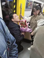 地铁里的中国人12