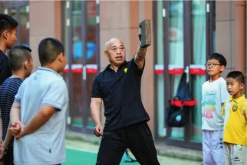 电焊工黄保清的中国式摔跤梦1