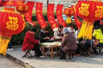 春节是除夕夜穿梭的团圆路3